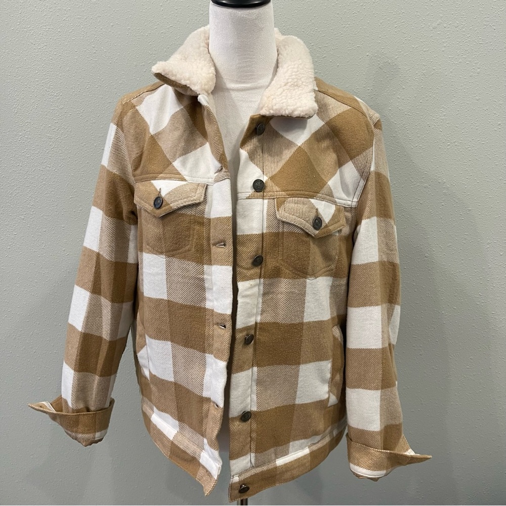 Shacket size large, Sherpa lines Buffalo khaki check
